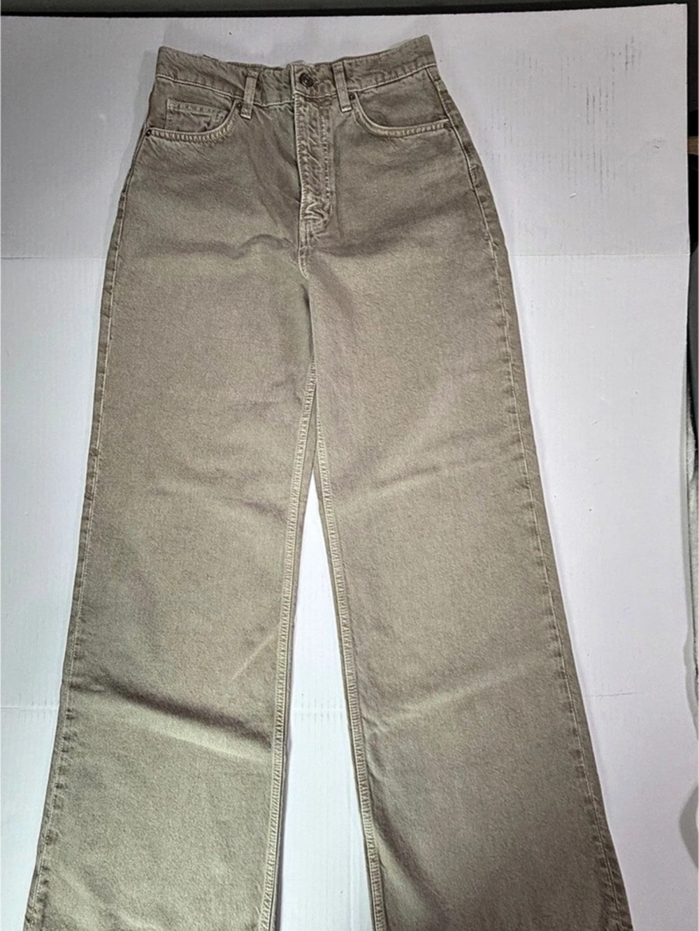 Reformation Straight Leg Jeans in Beige Waist 27 NWT repaired zipper
